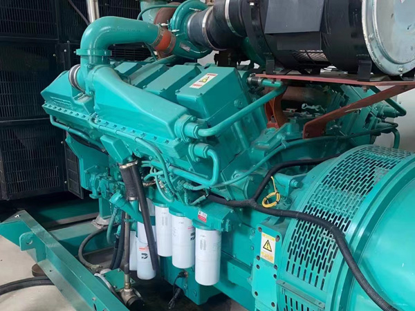 共和更换100kW柴油发电机组机油时，需要注意哪些事项？